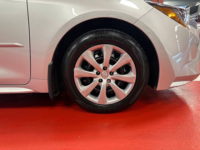 Certified 2025 Toyota Corolla LE image 29