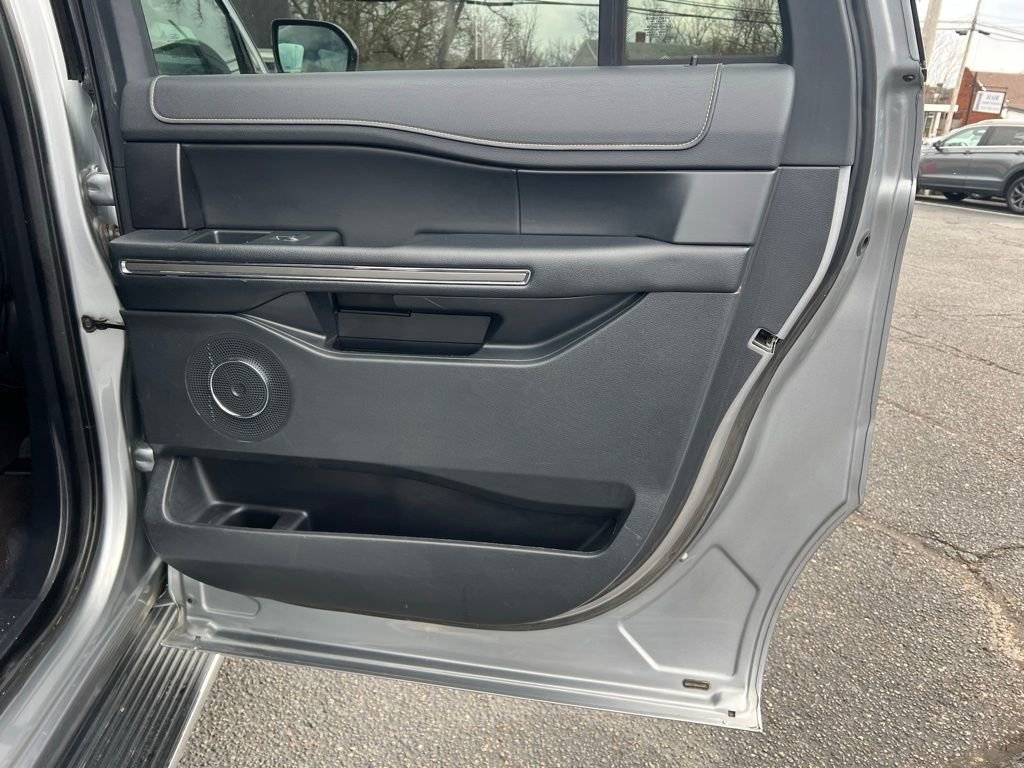Used 2023 Ford Expedition Max XLT image 28