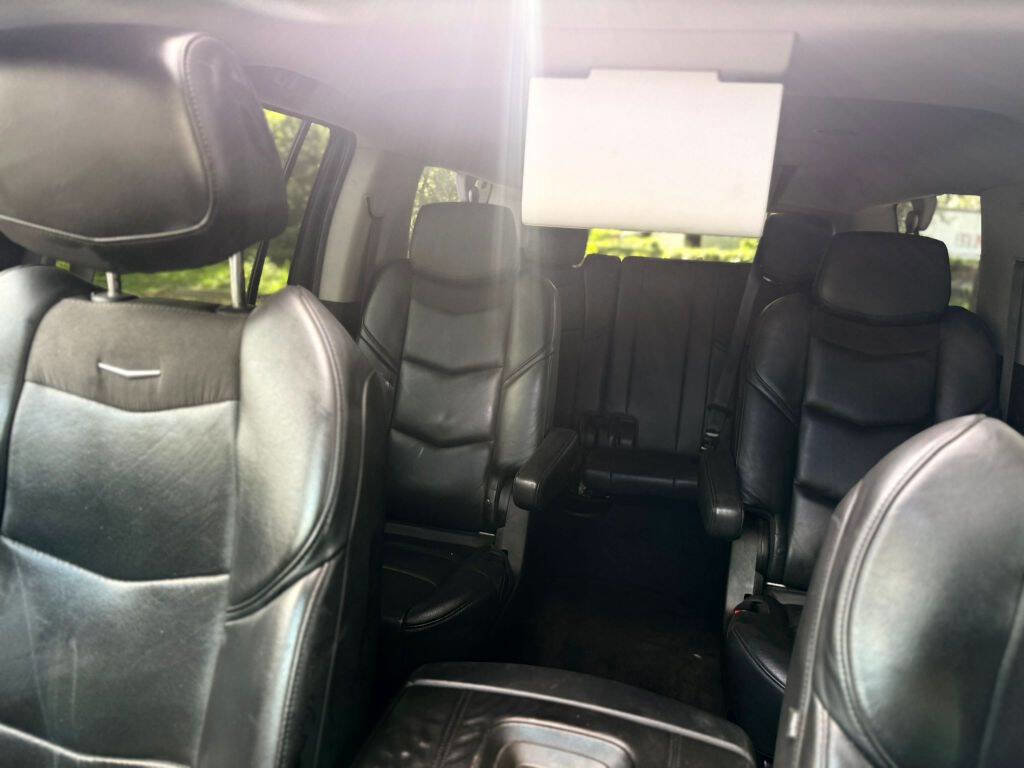 Used 2017 Cadillac Escalade ESV Premium Luxury image 14