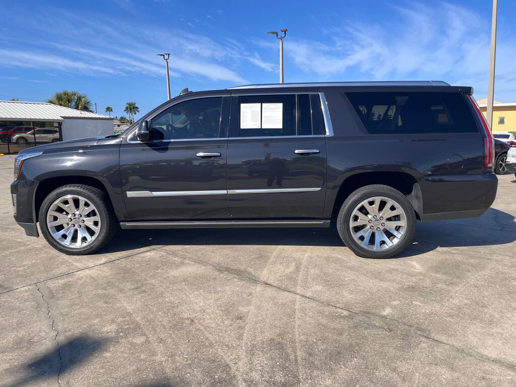 Used 2019 Cadillac Escalade ESV Premium Luxury image 6