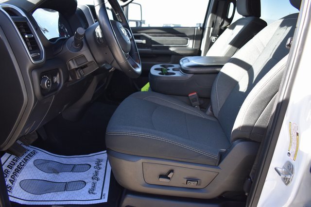 Used 2024 RAM 2500 Big Horn w/ Sport Appearance Package image 16