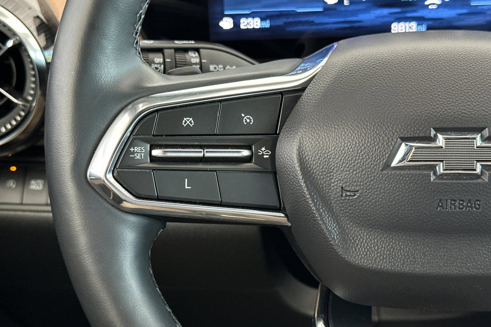 Used 2025 Chevrolet Equinox ACTIV FWD image 32