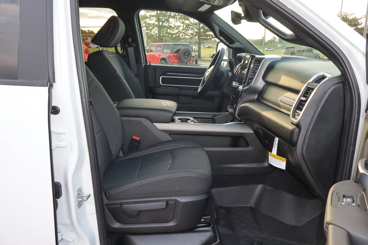 New 2027 RAM 3500 Big Horn AWD/4WD image 29