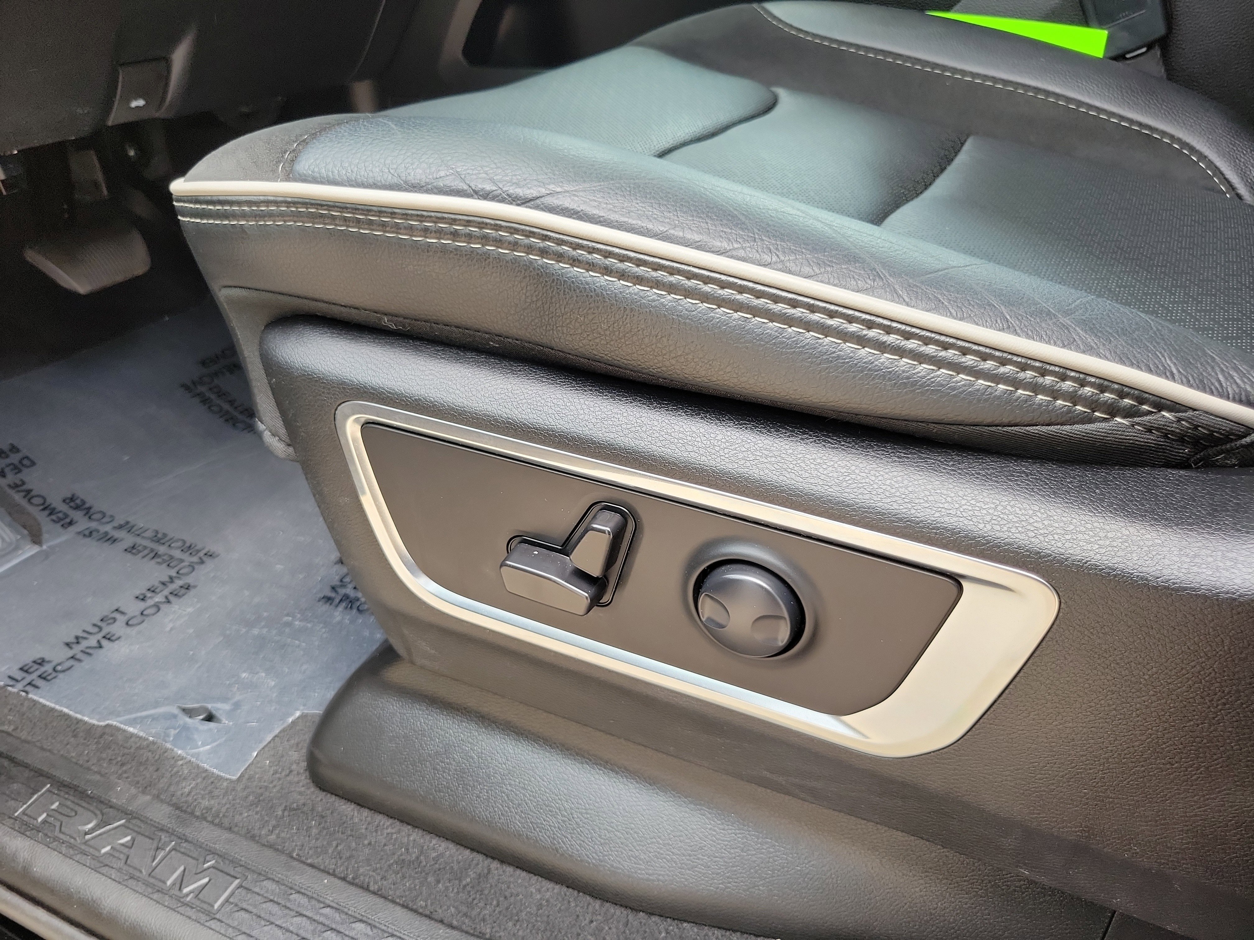 Used 2025 RAM 1500 Laramie w/ Bed Utility Group AWD/4WD image 9