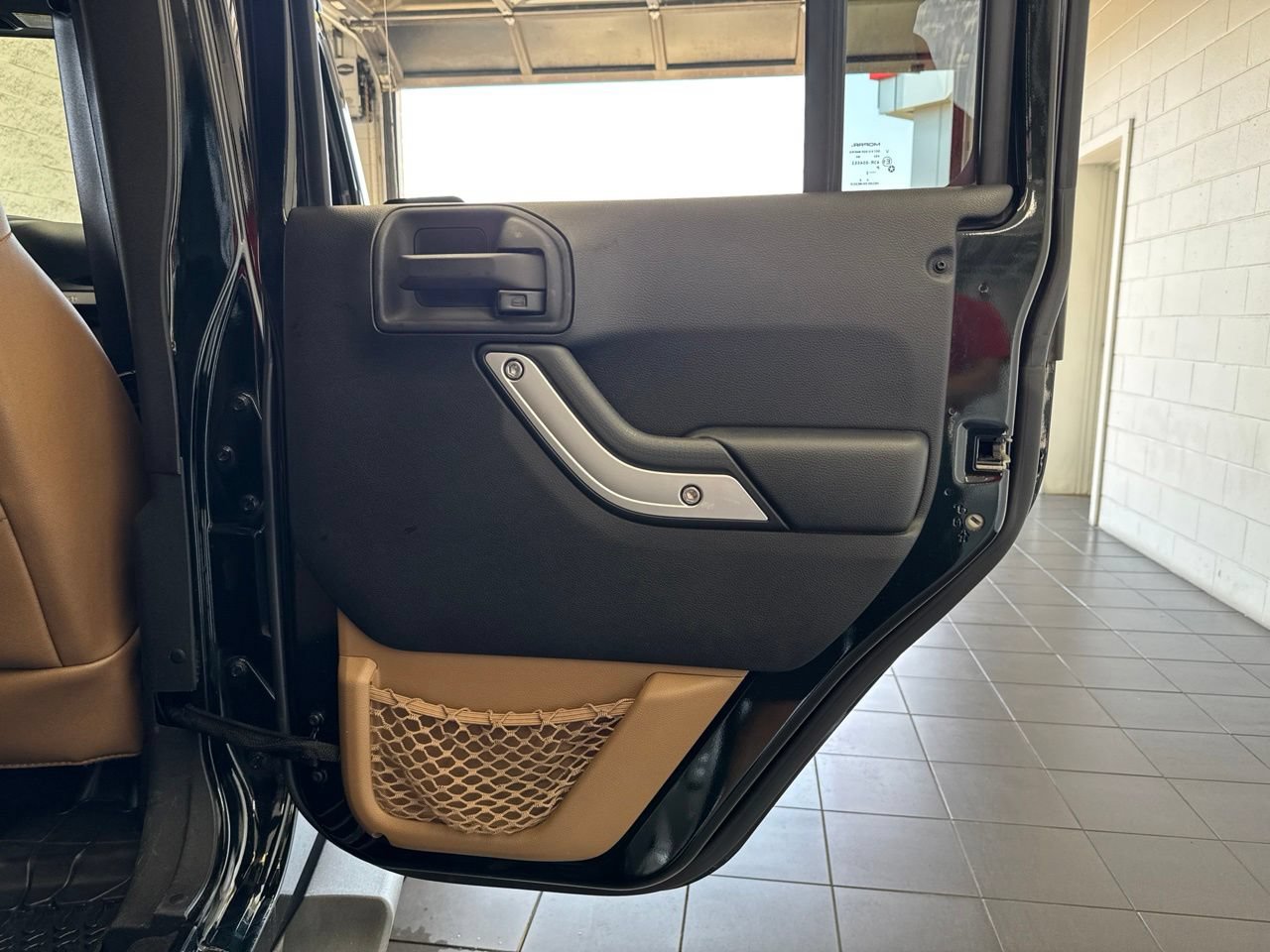 Used 2012 Jeep Wrangler Unlimited Sahara w/ Connectivity Group AWD/4WD image 41
