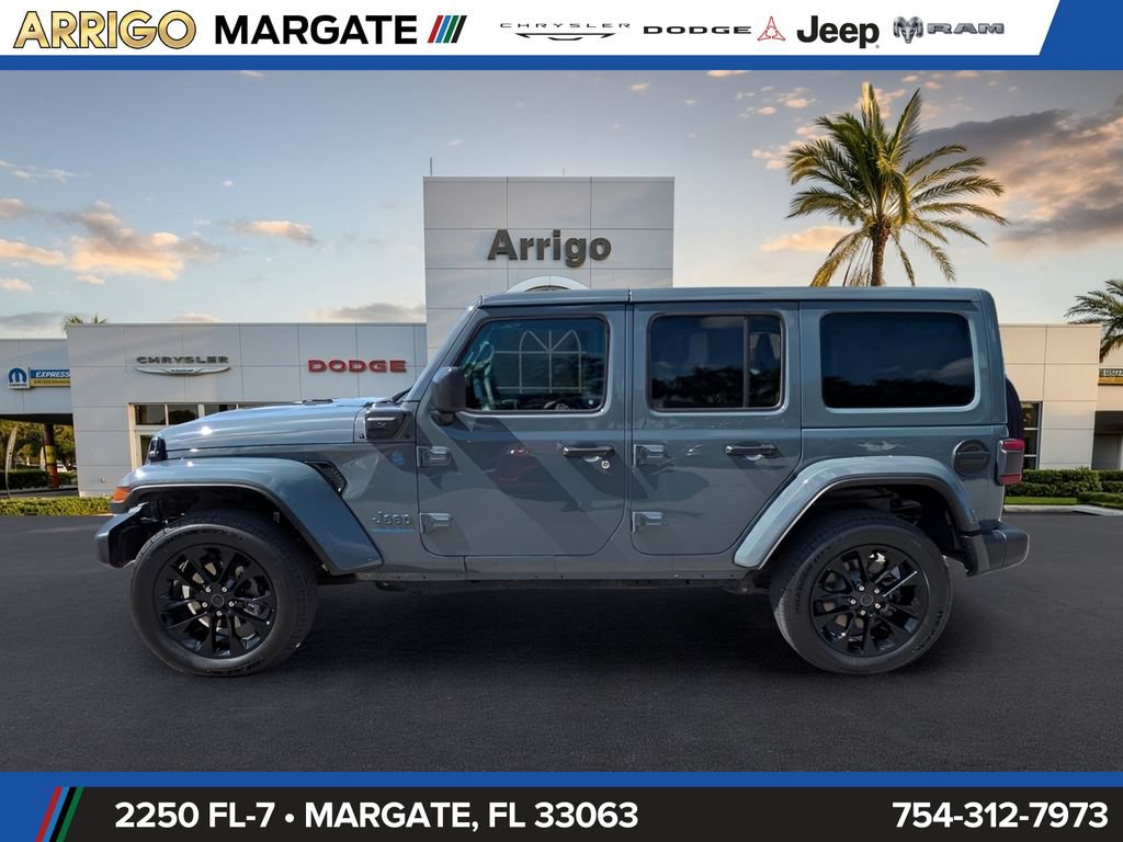 Used 2025 Jeep Wrangler Unlimited Sahara w/ Safety Group AWD/4WD image 8