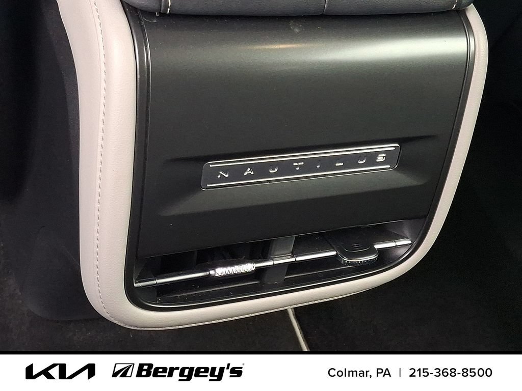 Used 2024 Lincoln Nautilus Premier AWD/4WD image 13