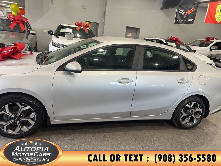 Used 2020 Kia Forte LXS FWD image 3