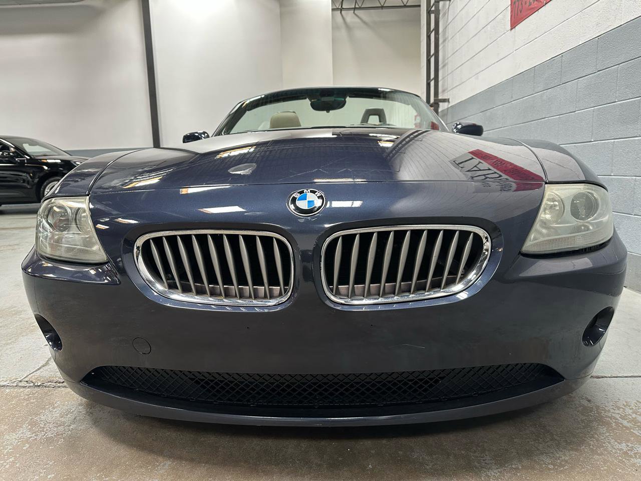 Used 2005 BMW Z4 3.0i image 7