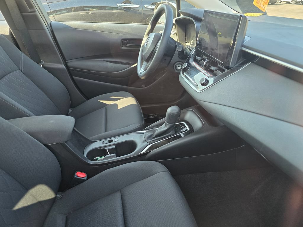 Used 2025 Toyota Corolla LE FWD image 14