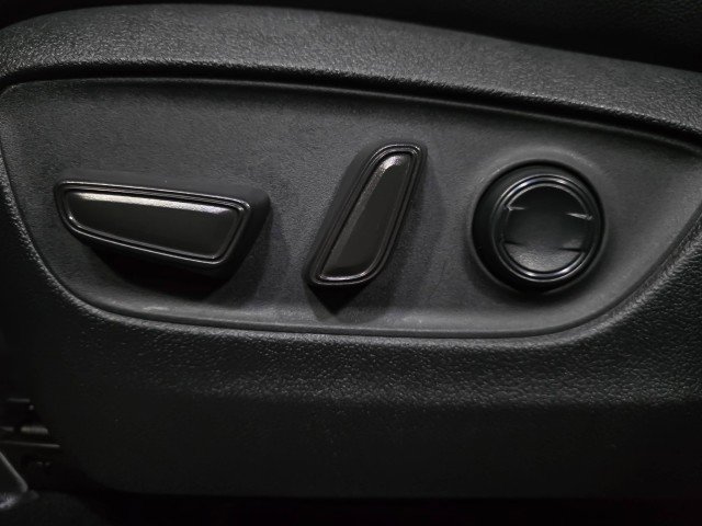 Used 2020 Toyota Highlander Limited image 30