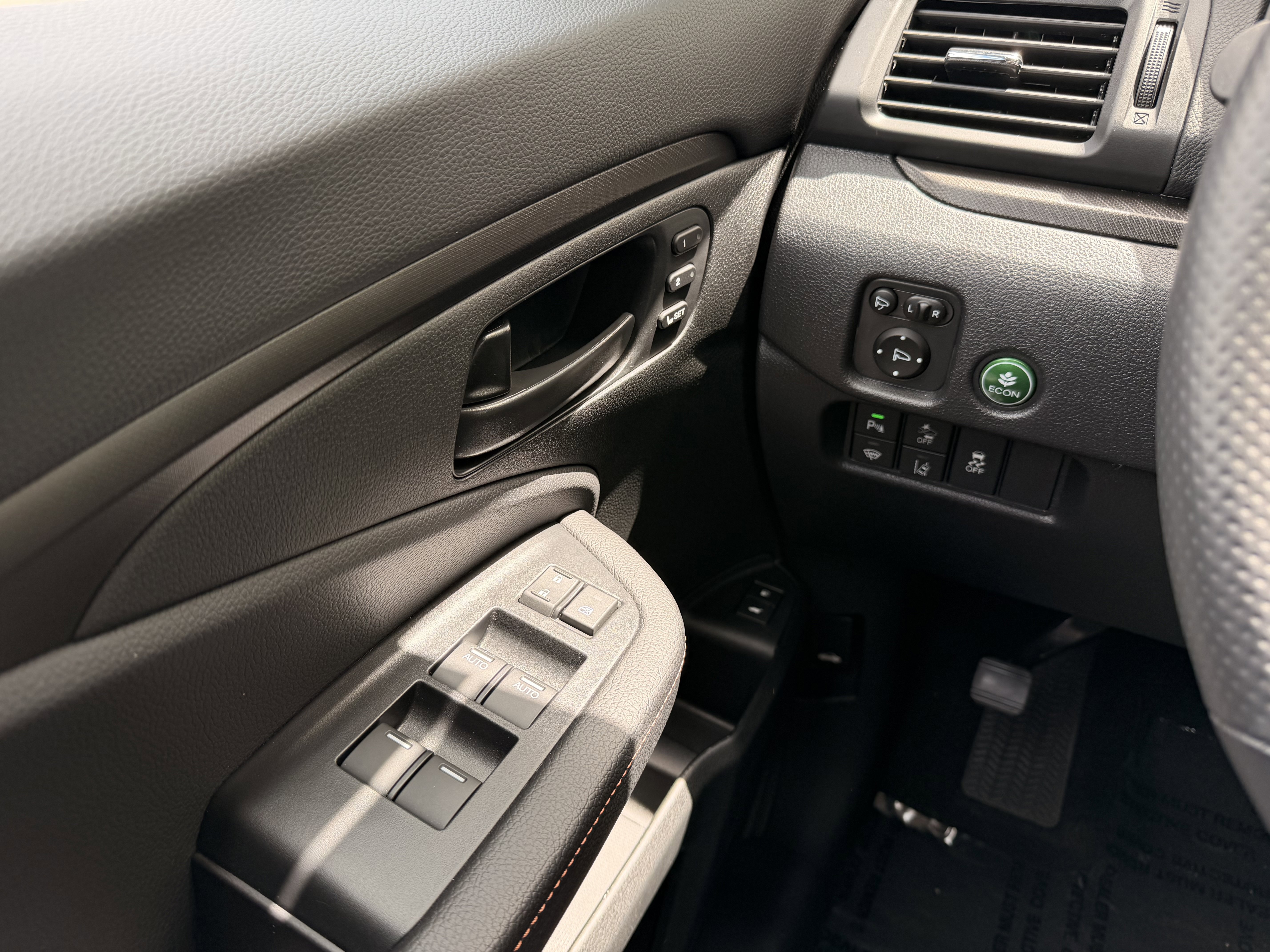 Used 2025 Honda Passport TrailSport image 21