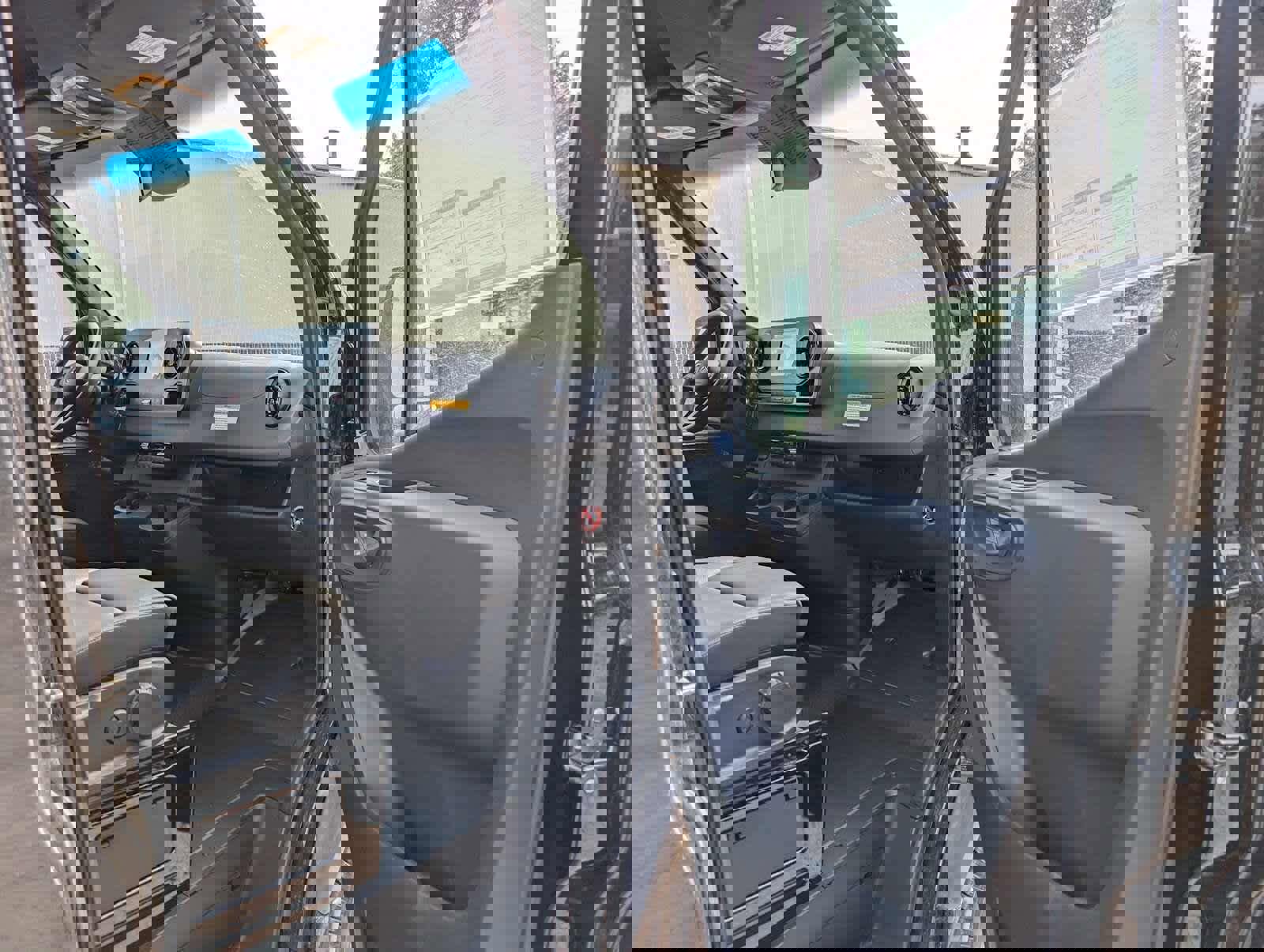 Used 2024 Mercedes-Benz Sprinter 2500 image 10