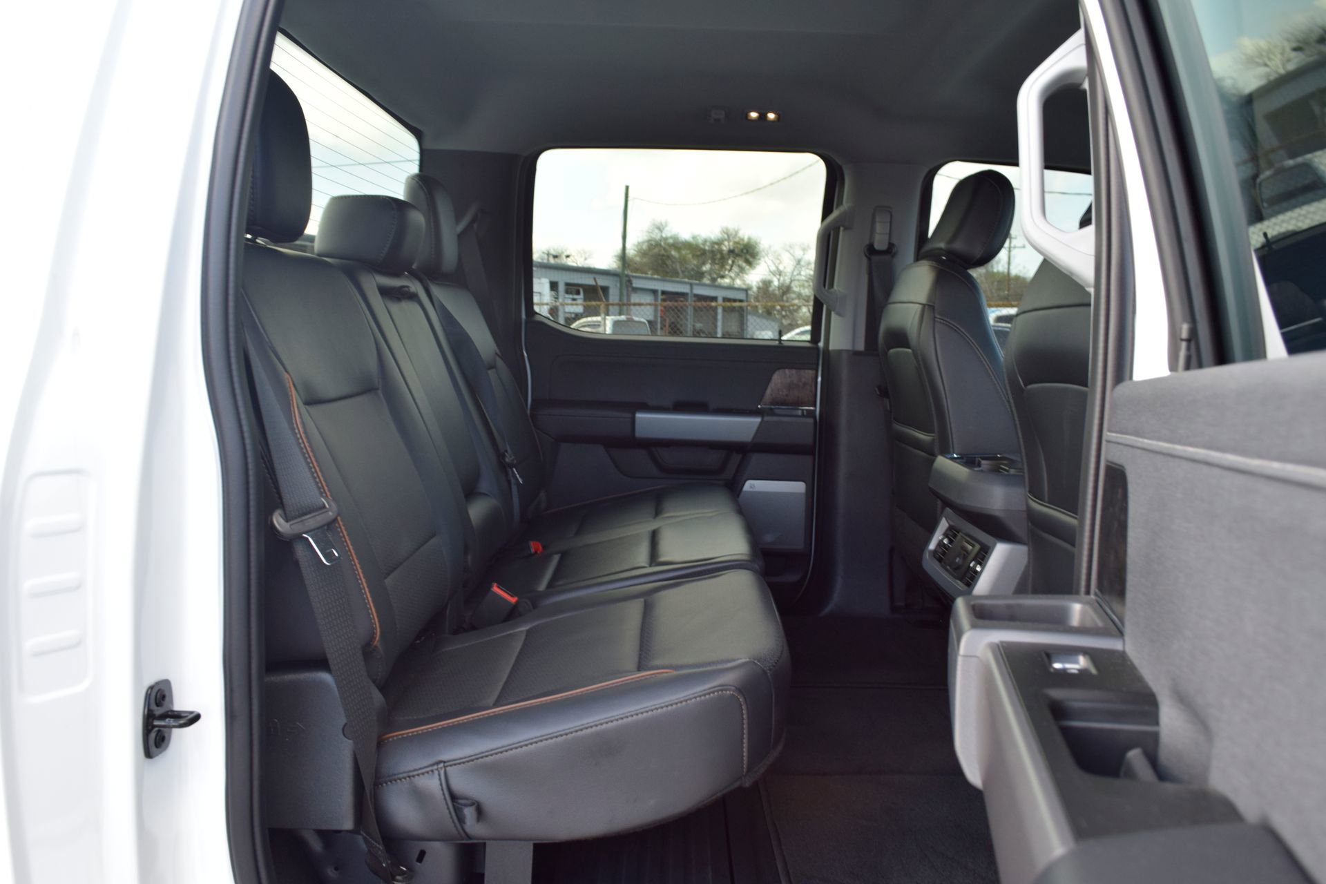 Used 2025 Ford F350 Lariat w/ FX4 Off-Road Package image 22