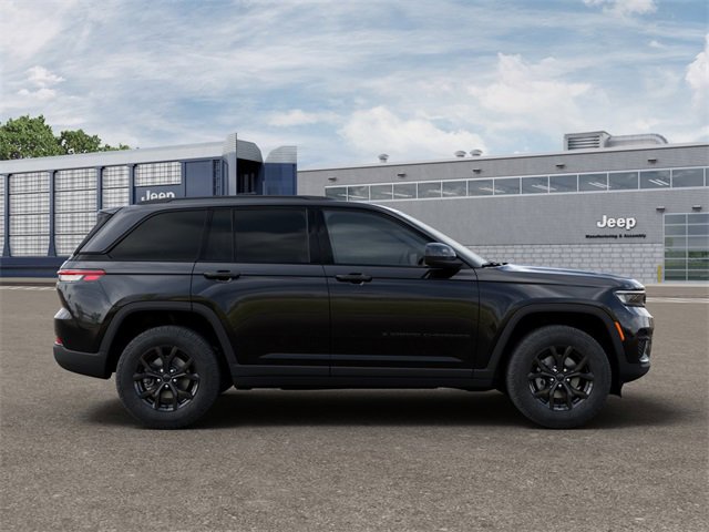 New 2025 Jeep Grand Cherokee Altitude image 21