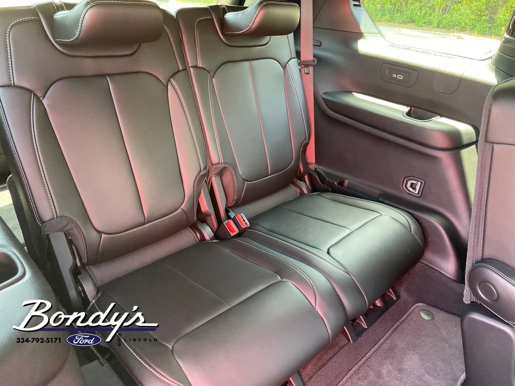 Used 2026 Jeep Grand Cherokee L Limited w/ Limited Altitude Package RWD image 17