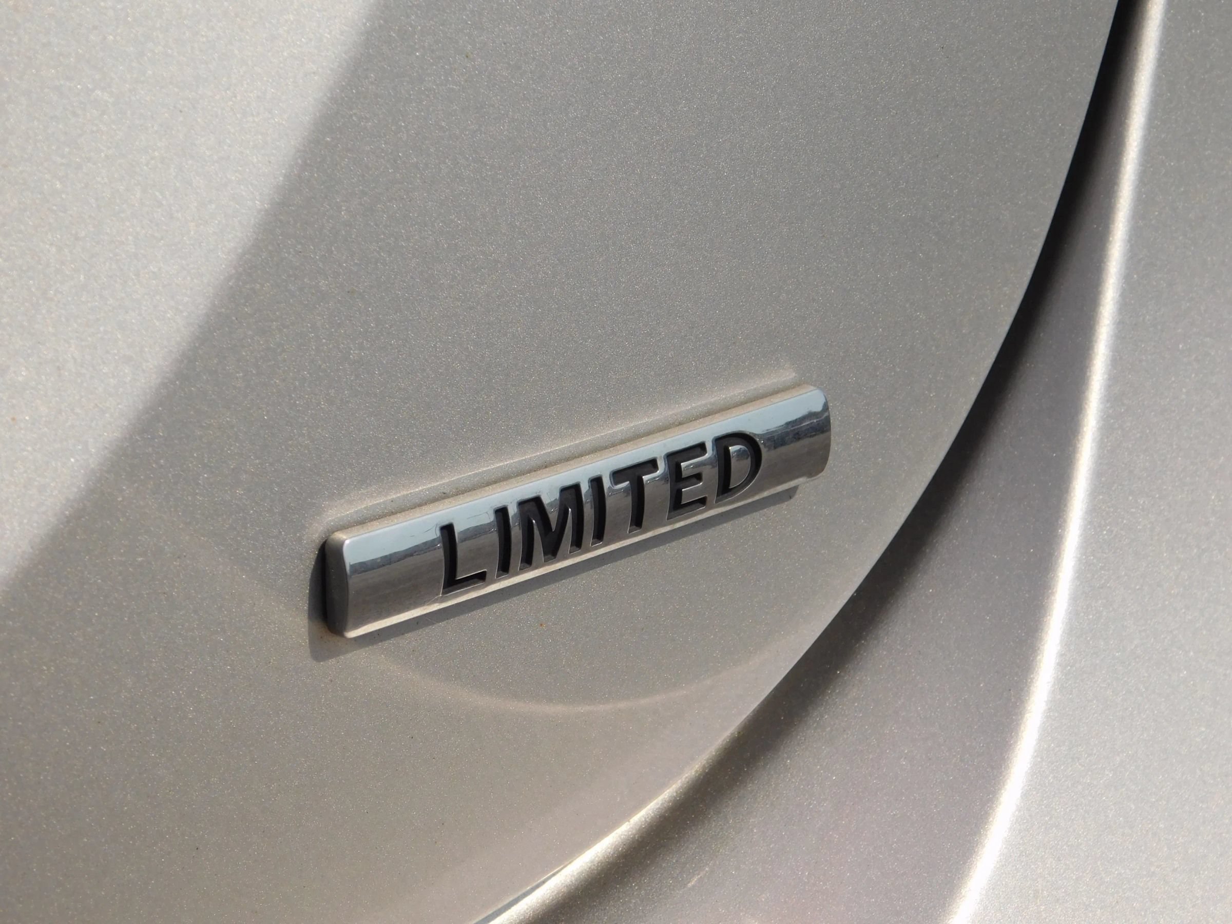 Used 2011 Hyundai Elantra Limited w/ Premium Pkg 5 FWD image 9