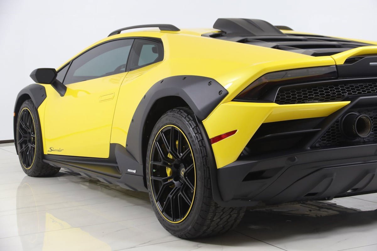 Used 2024 Lamborghini Huracan Sterrato image 36