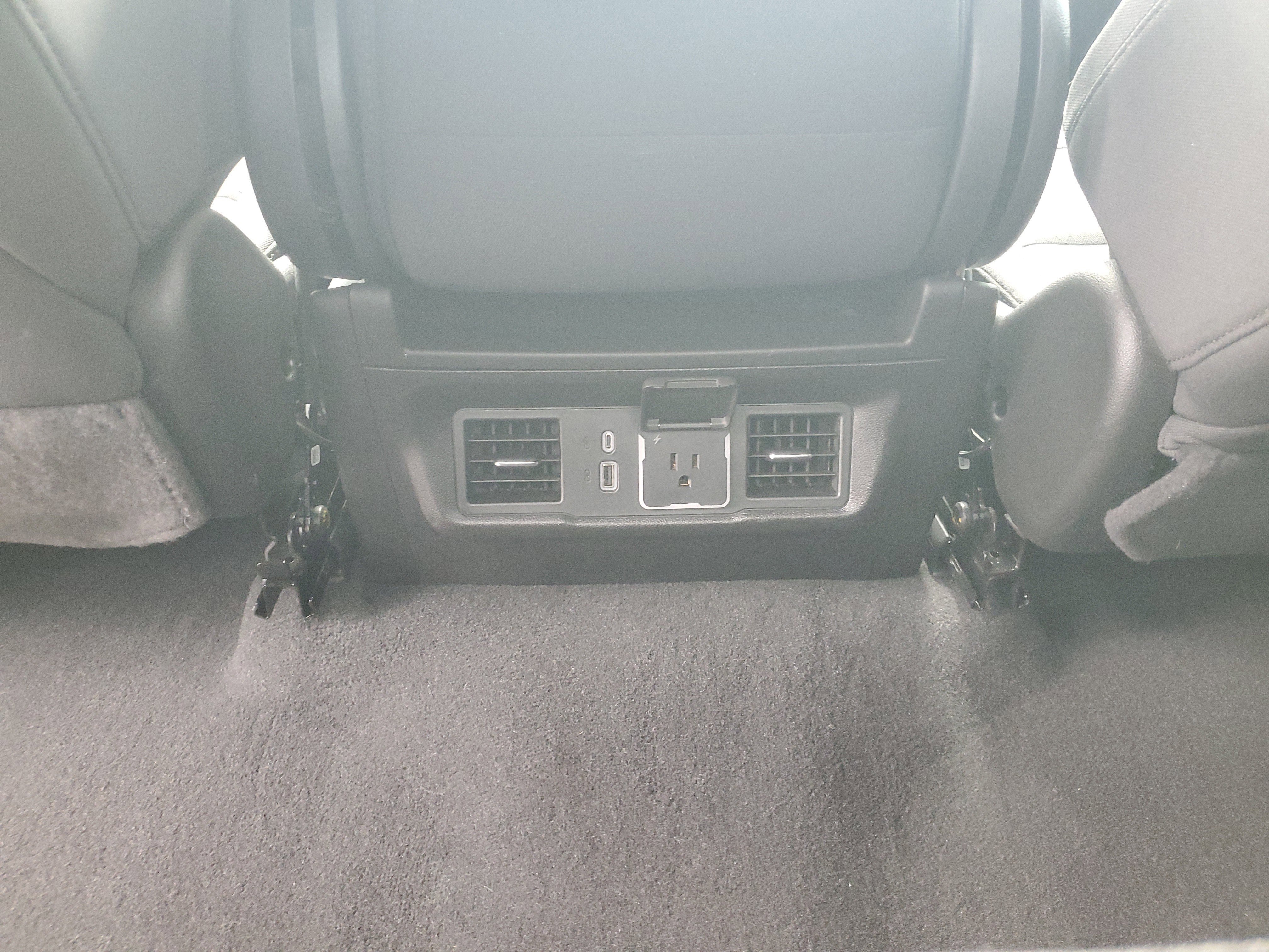 Used 2025 Chevrolet Silverado 1500 LT image 11