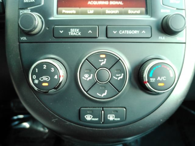 Used 2012 Kia Soul + w/ Audio Pkg FWD image 44