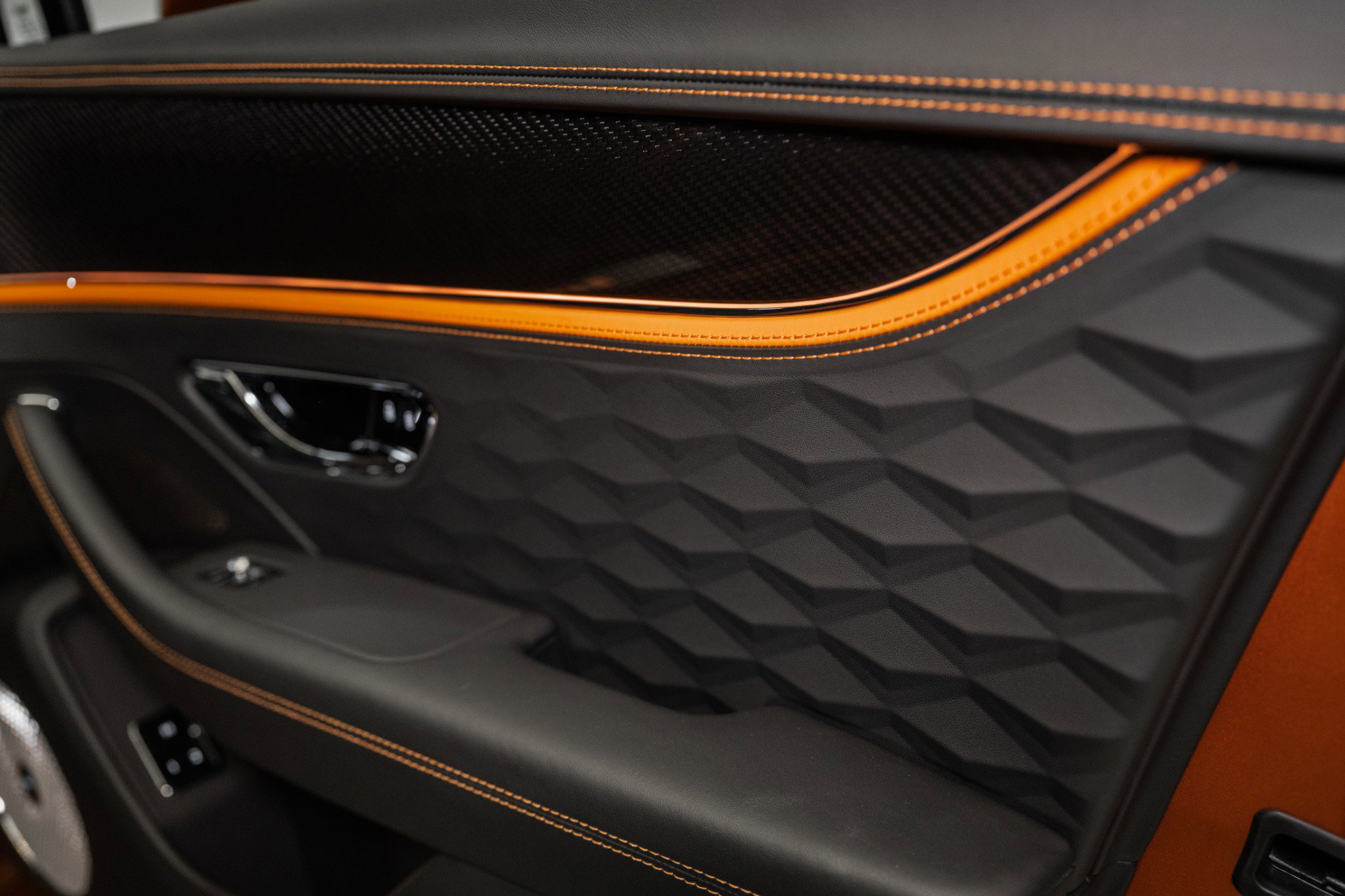 New 2025 Bentley Flying Spur Plug-In Hybrid image 60
