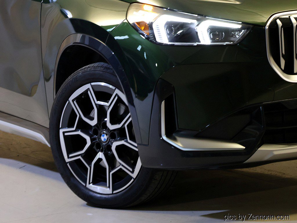 Certified 2024 BMW X1 xDrive28i w/ Technology Package AWD/4WD image 3