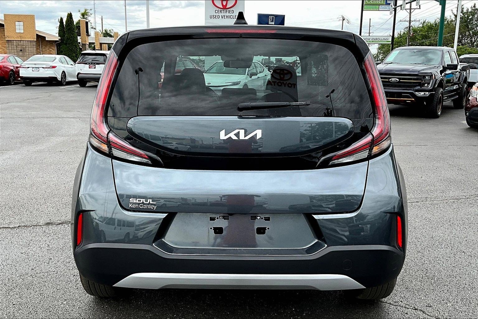 Used 2025 Kia Soul LX FWD image 5