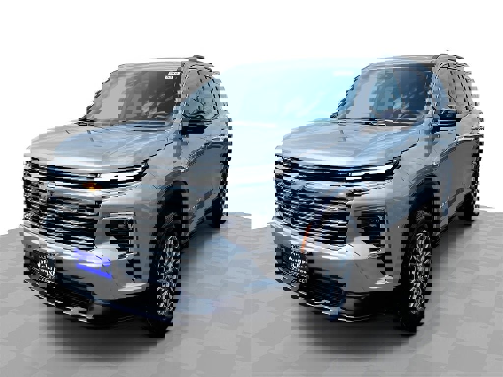 New 2025 Chevrolet Traverse LT w/ Driver Confidence Package image 1