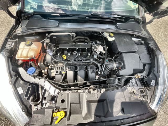 Used 2017 Ford Focus SE FWD image 19