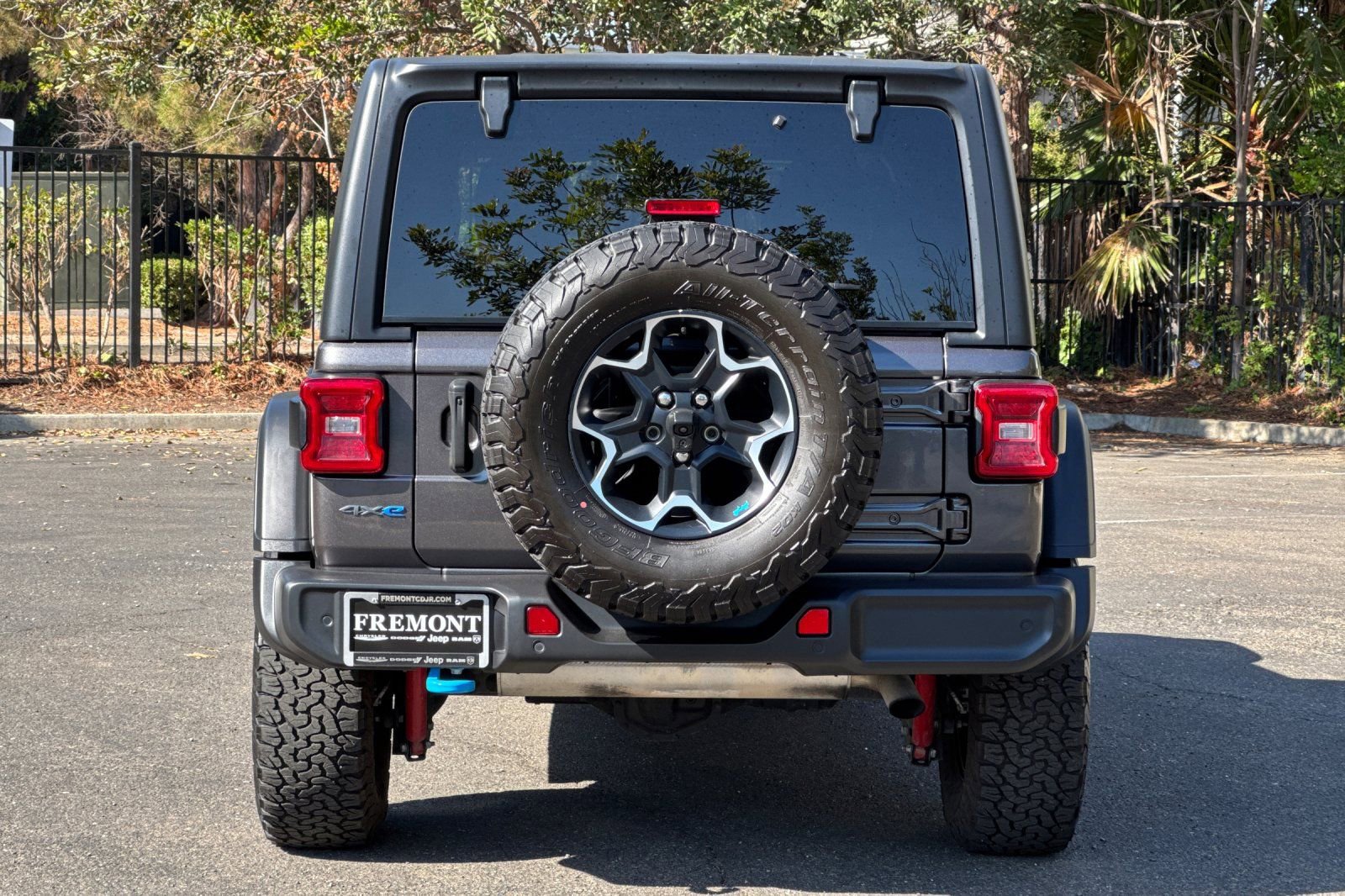 Used 2022 Jeep Wrangler Unlimited Rubicon 4xe w/ Safety Group image 4