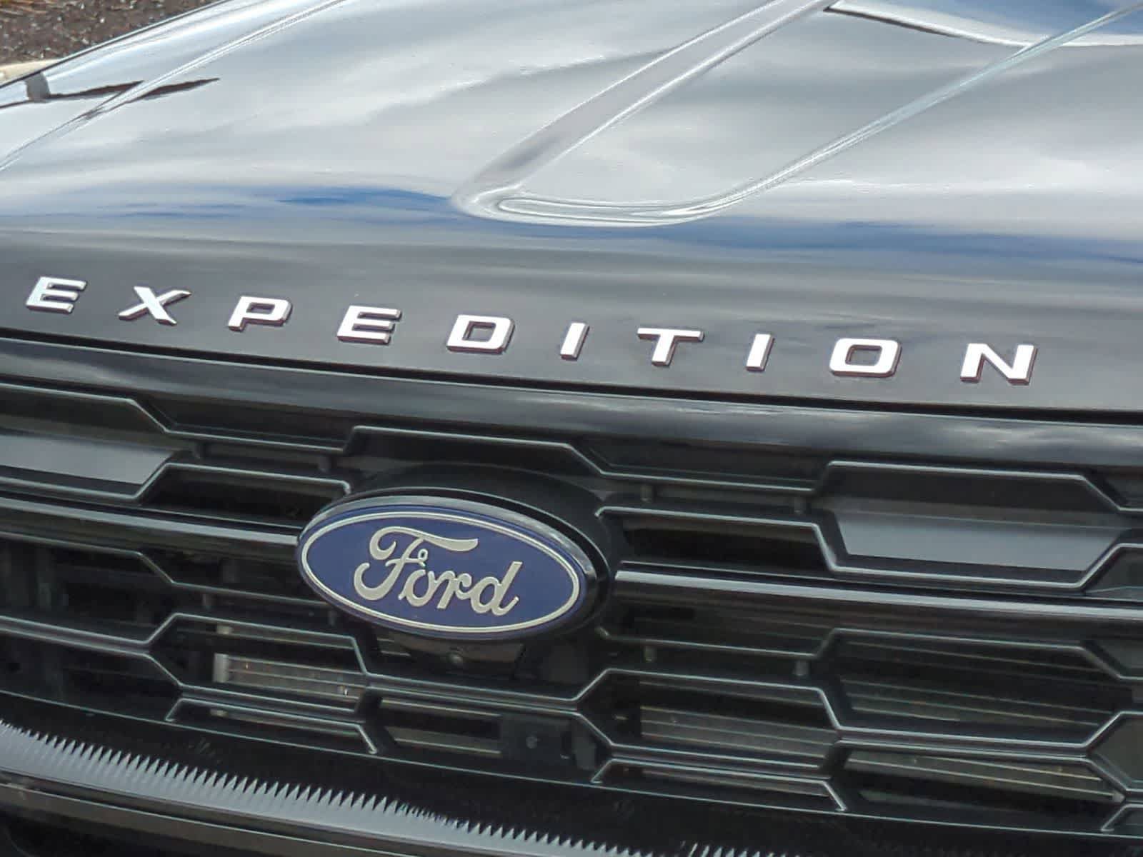 Used 2025 Ford Expedition Active AWD/4WD image 12