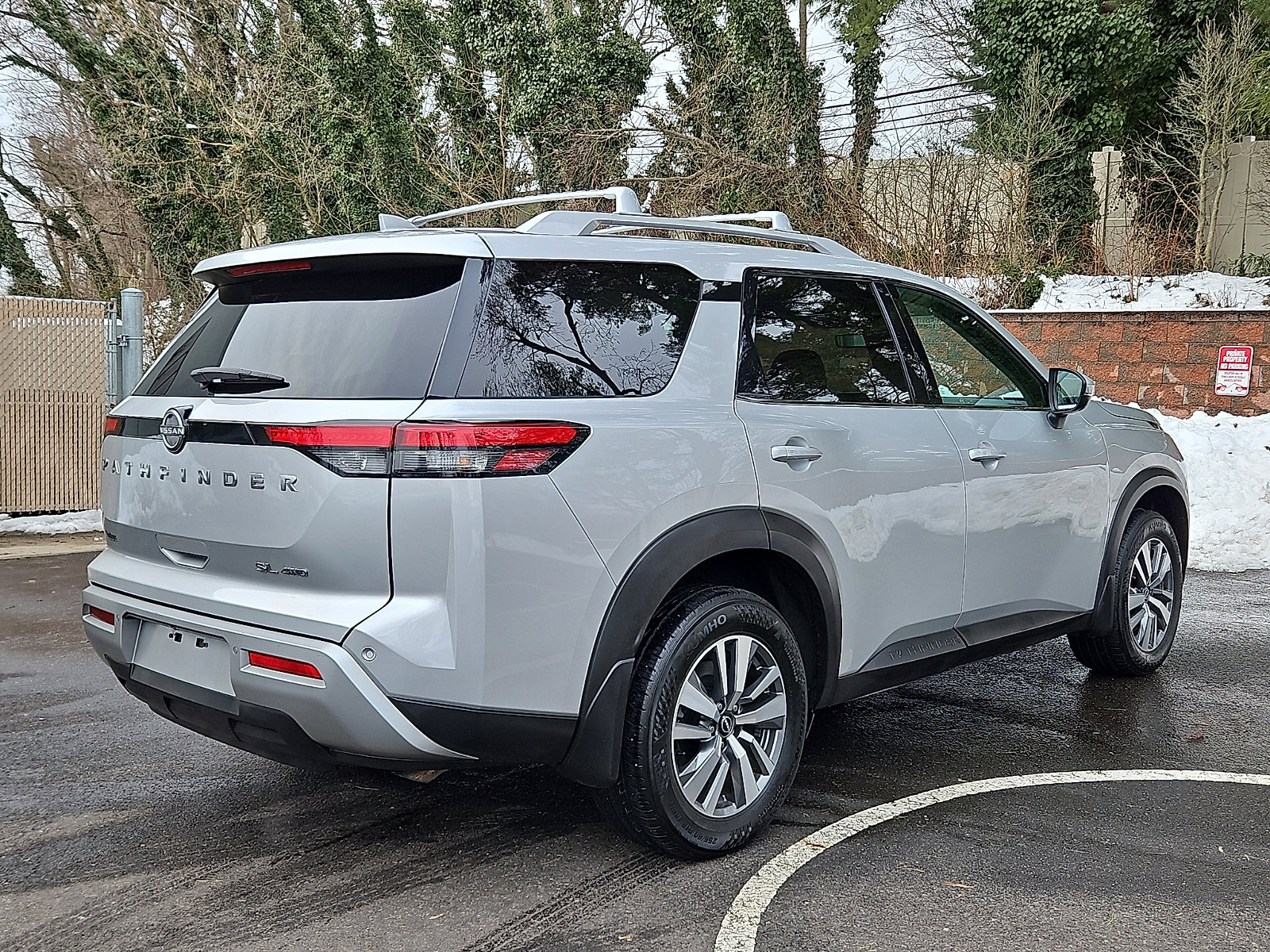 Certified 2023 Nissan Pathfinder SL image 6