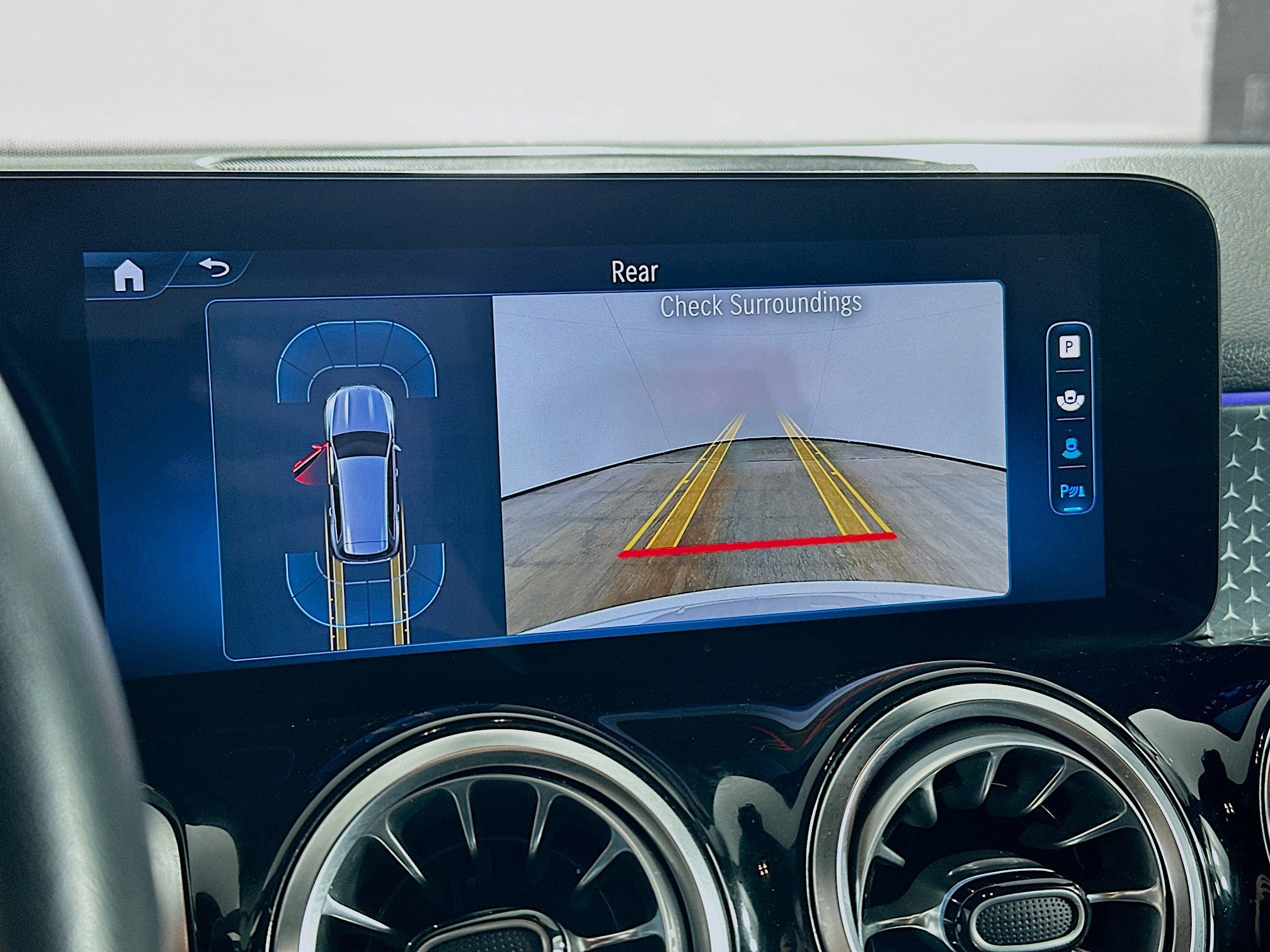 Used 2024 Mercedes-Benz GLB 250 4MATIC image 23