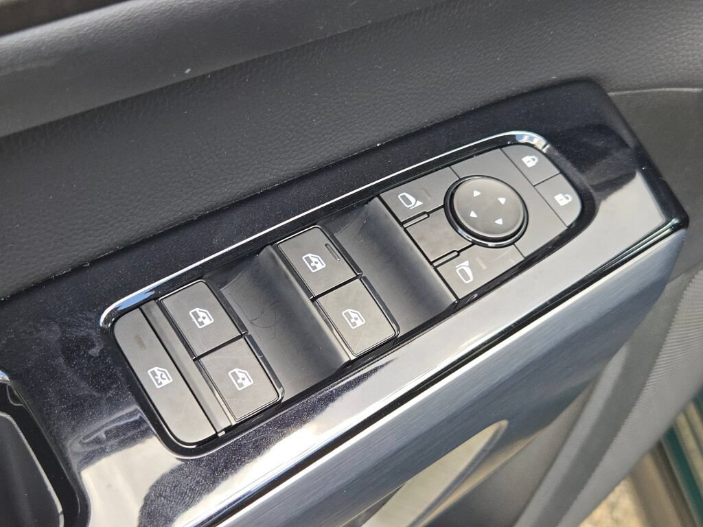 Used 2024 Nissan Pathfinder SL AWD/4WD image 22