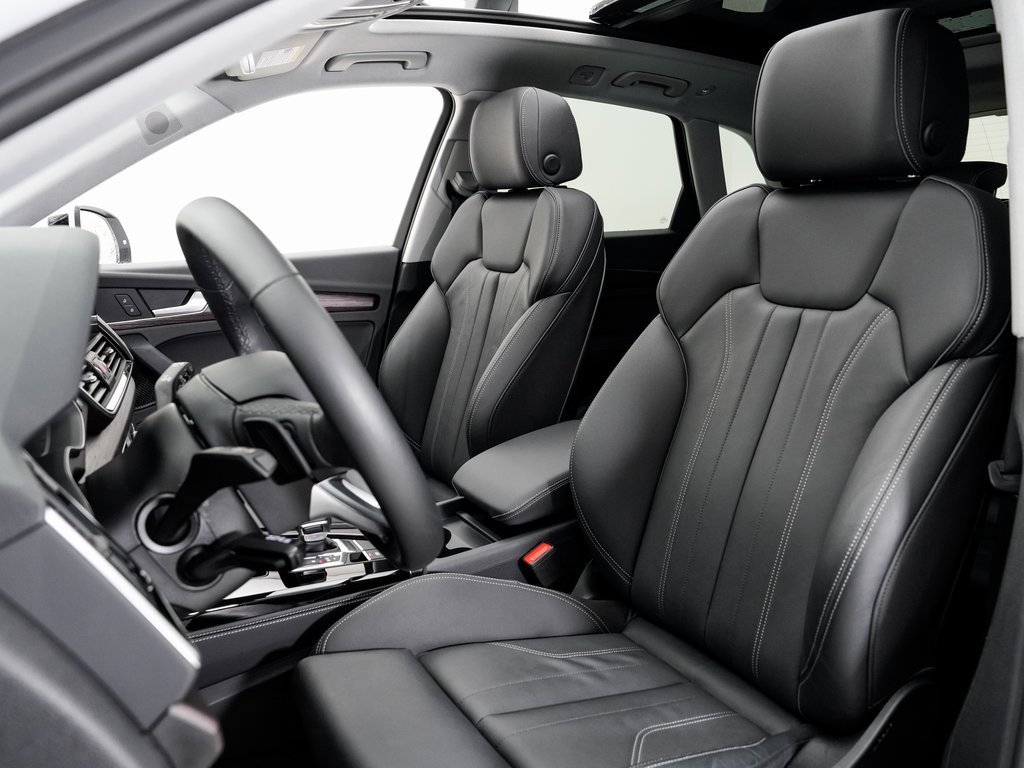 Certified 2025 Audi Q5 2.0T Premium Plus w/ Premium Plus Package image 5