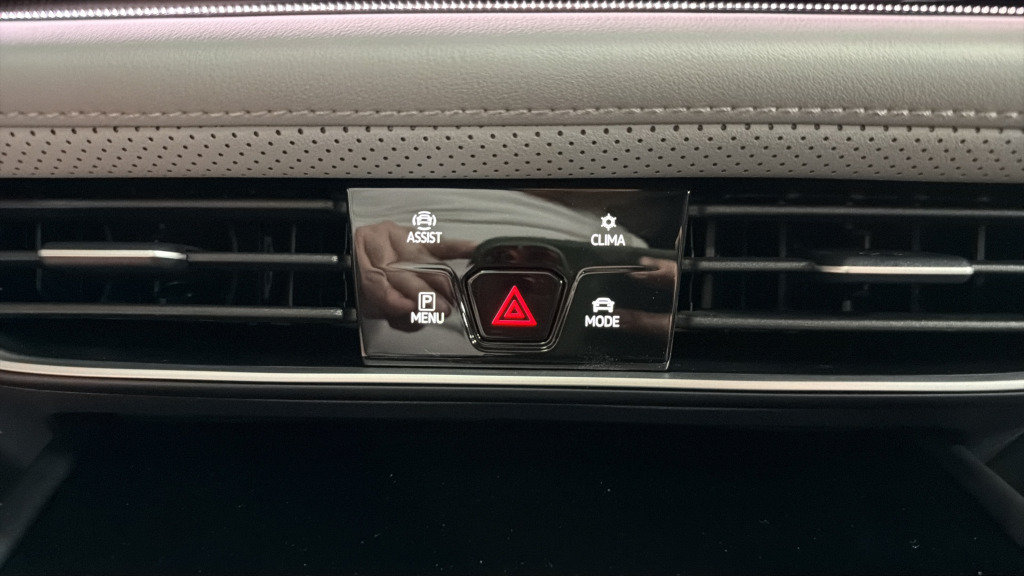 New 2026 Volkswagen Atlas Peak Edition AWD/4WD image 28