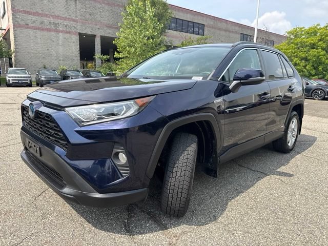 Used 2019 Toyota RAV4 XLE w/ Carpet Mat Package AWD/4WD image 3