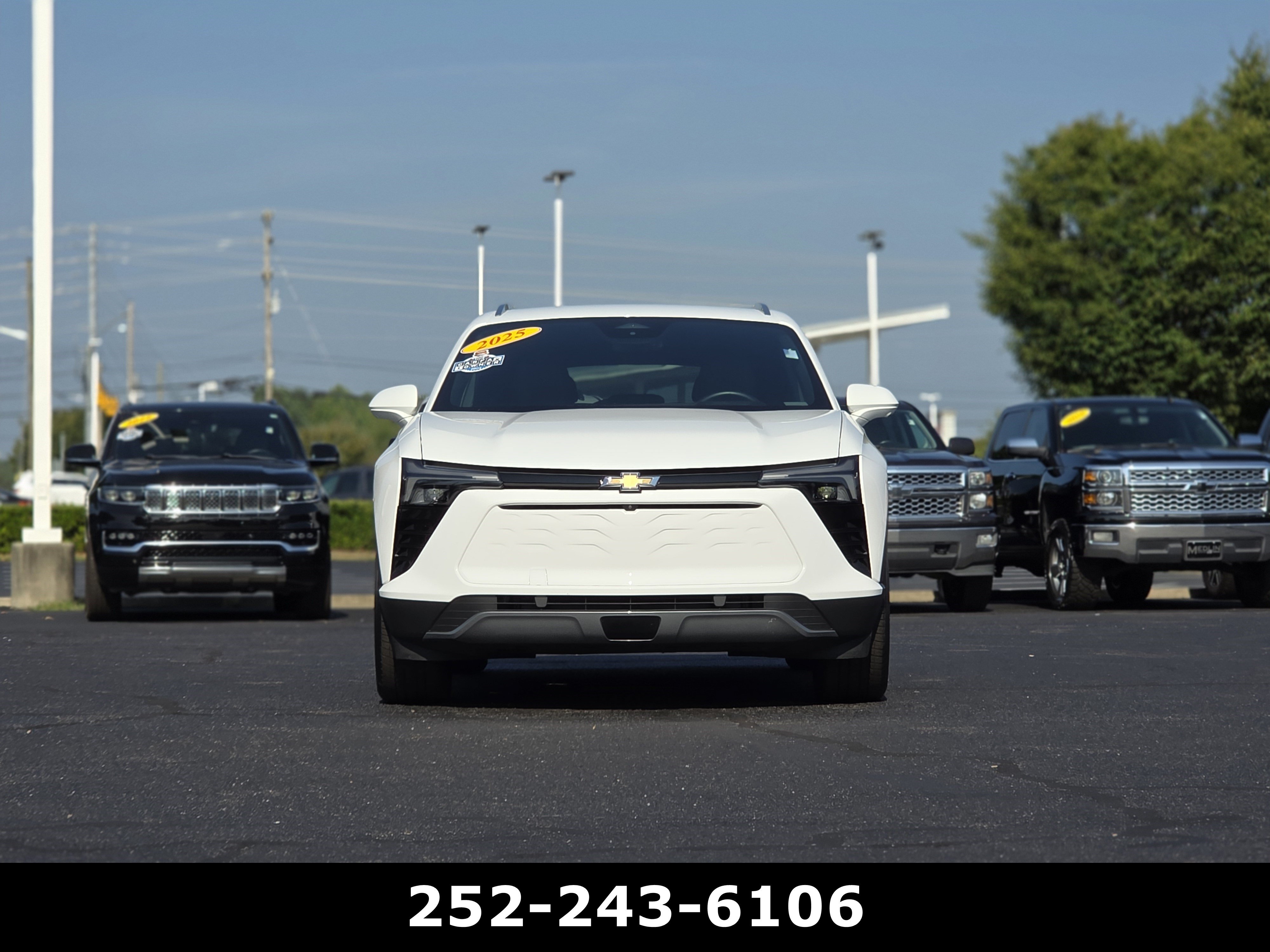 Used 2025 Chevrolet Blazer EV LT AWD/4WD image 2