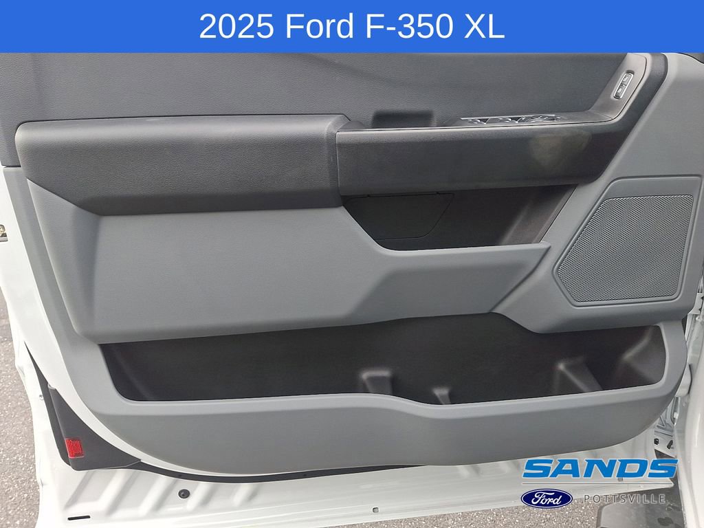 New 2025 Ford F350 XL w/ XL Chrome Package image 8