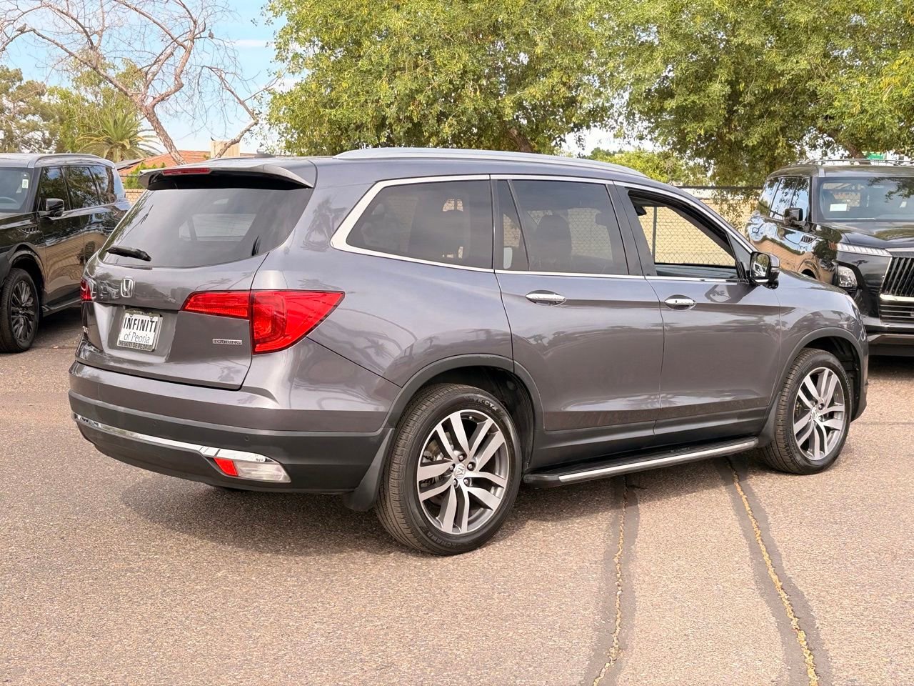 Used 2017 Honda Pilot Touring image 6