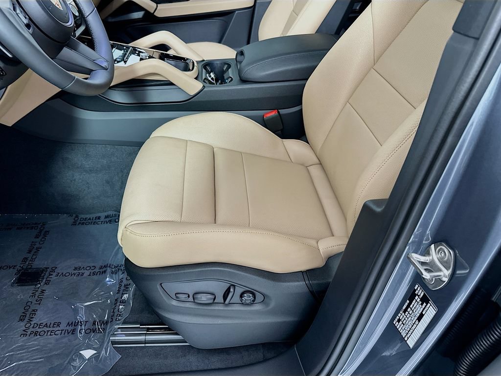 New 2026 Porsche Cayenne AWD/4WD image 22