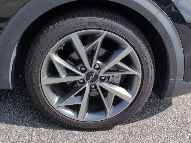 Used 2022 Kia Niro Touring Special Edition FWD image 11