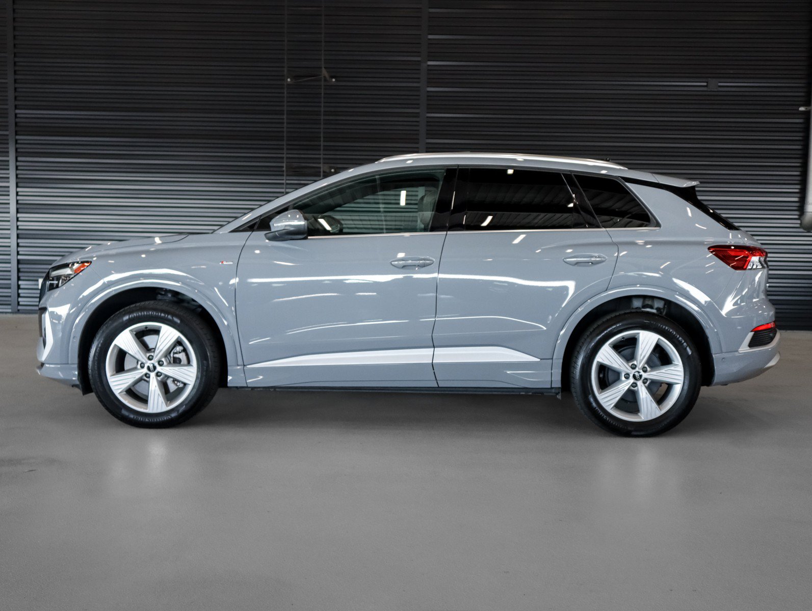 Used 2023 Audi Q4 e-tron Premium Plus w/ Premium Plus AWD/4WD image 12