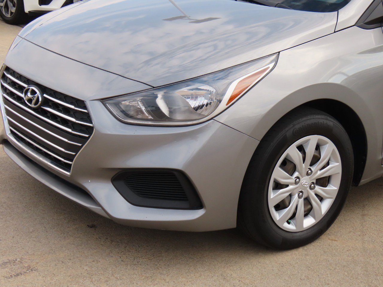 Used 2022 Hyundai Accent SE image 3
