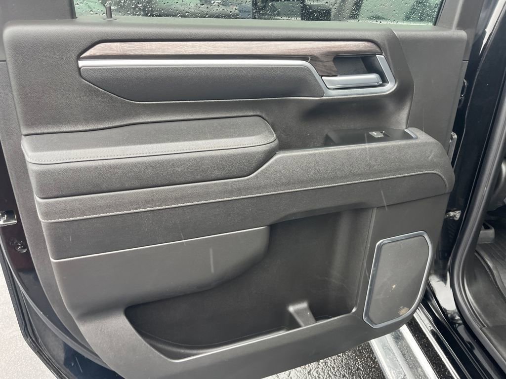 Used 2025 Chevrolet Silverado 2500 LTZ w/ LTZ Plus Package image 21