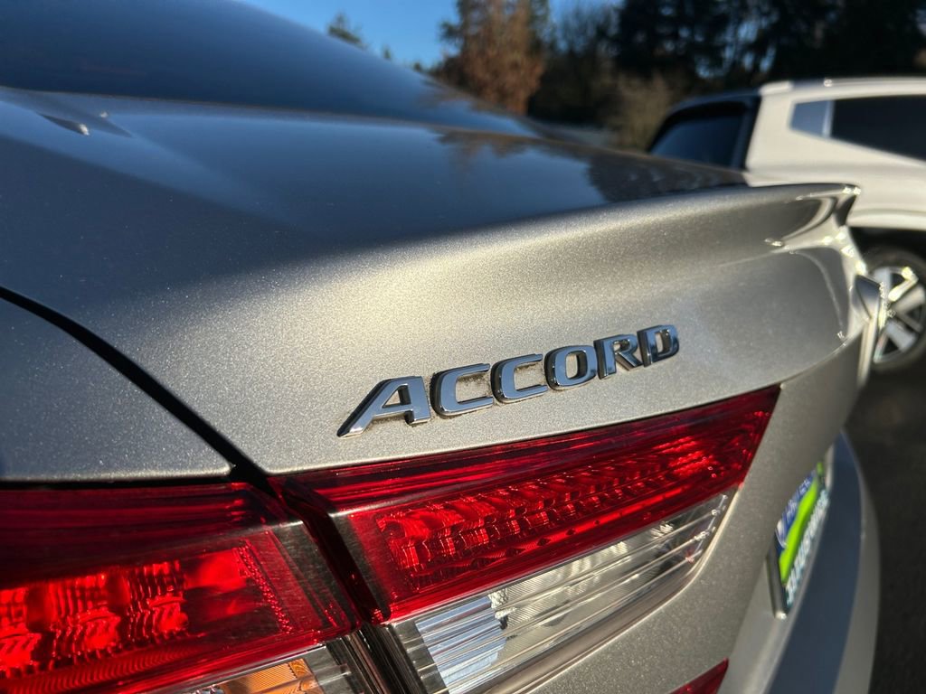 Used 2018 Honda Accord EX-L image 32