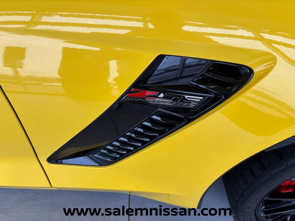 Used 2016 Chevrolet Corvette Z06 w/ 3LZ Preferred Equipment Group RWD image 27