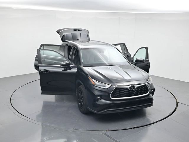 Used 2024 Toyota Highlander XLE FWD image 50