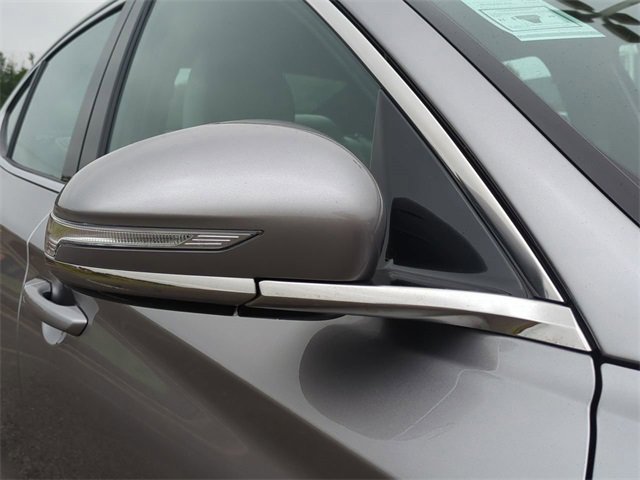 New 2025 Genesis G70 2.5T image 11