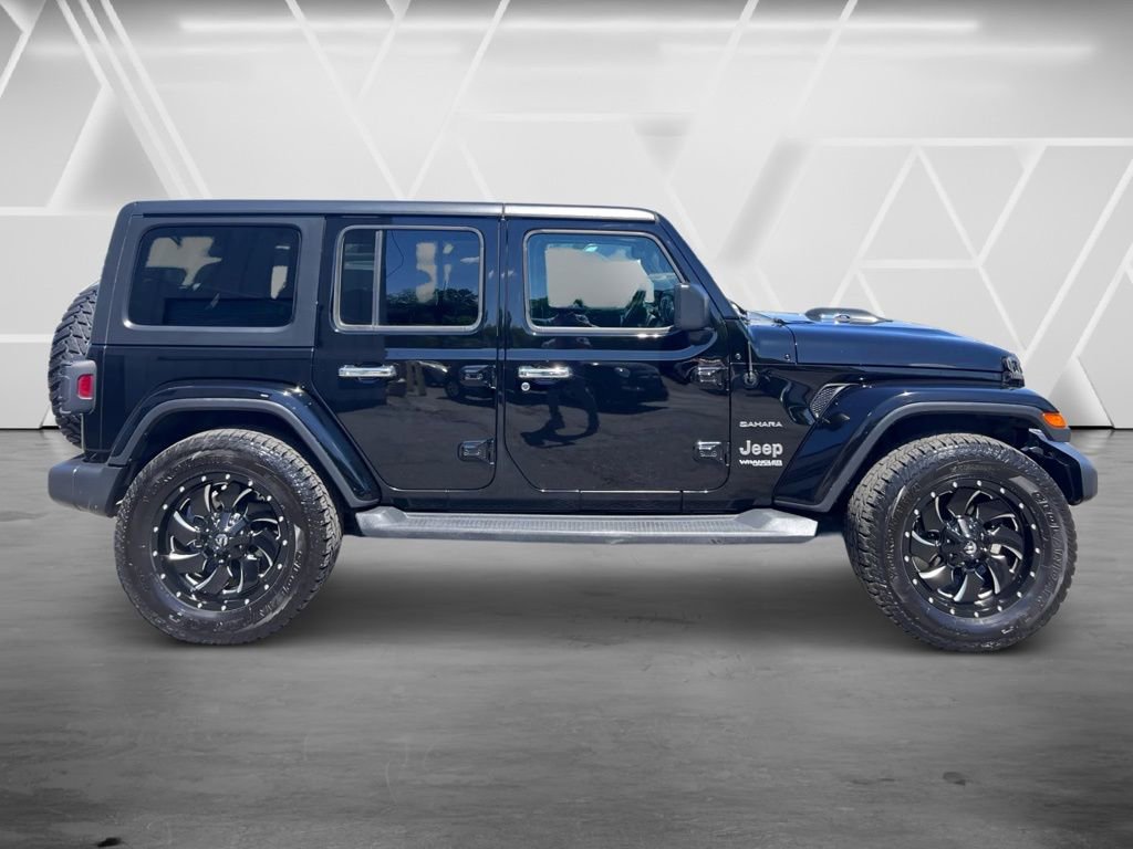 Used 2019 Jeep Wrangler Unlimited Sahara AWD/4WD image 6